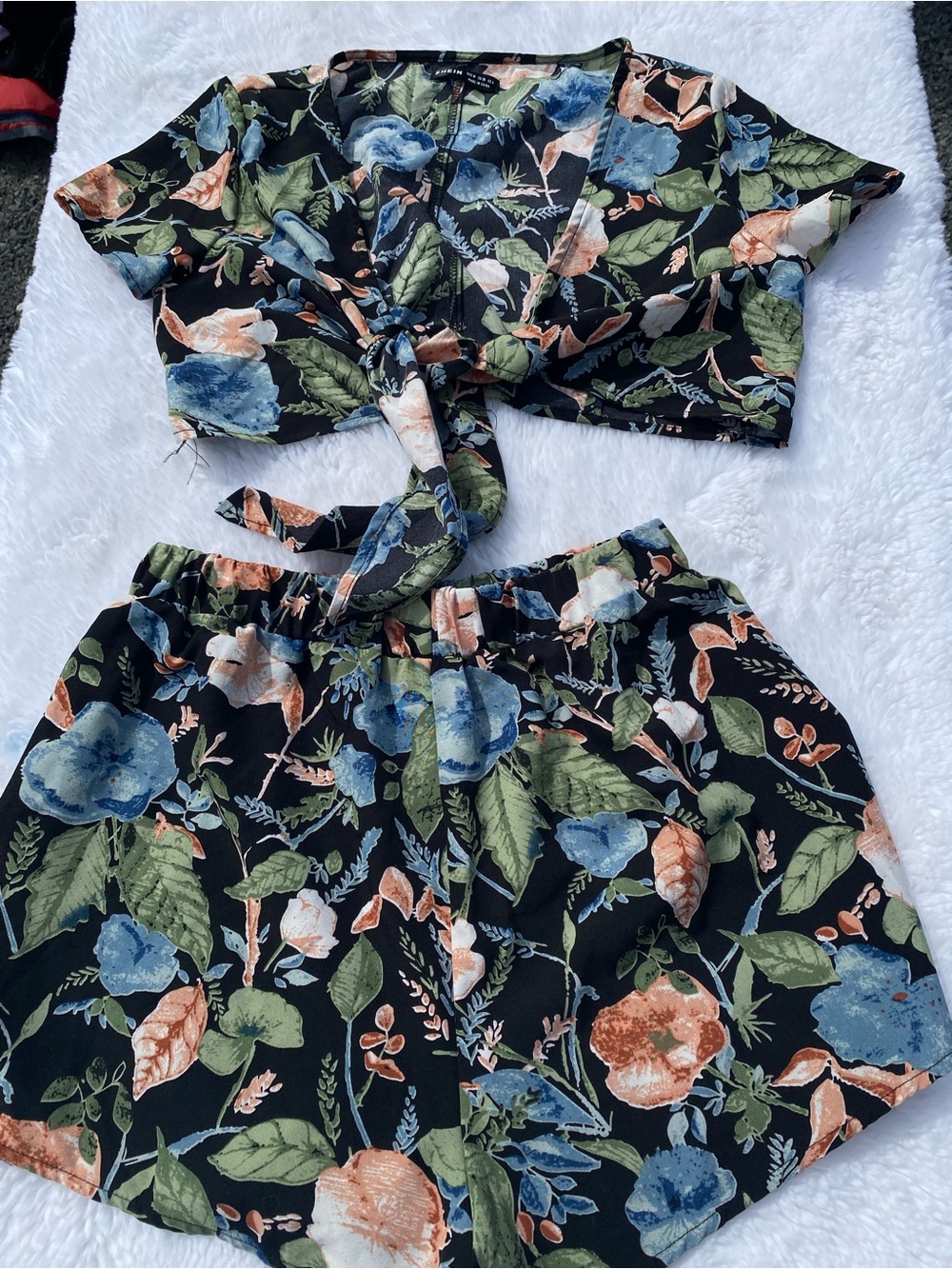 Floral Tie-Front Shorts - Black Multi